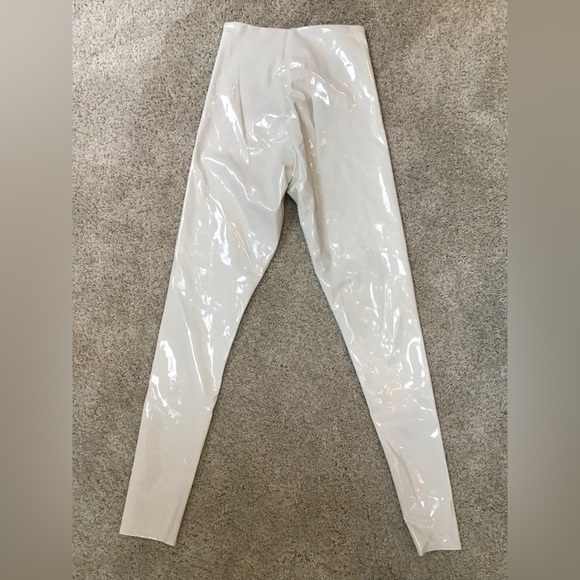COMMANDO Control Top Faux Patent Leather Leggings | Porcelain | Size XS - Picture 8 of 10